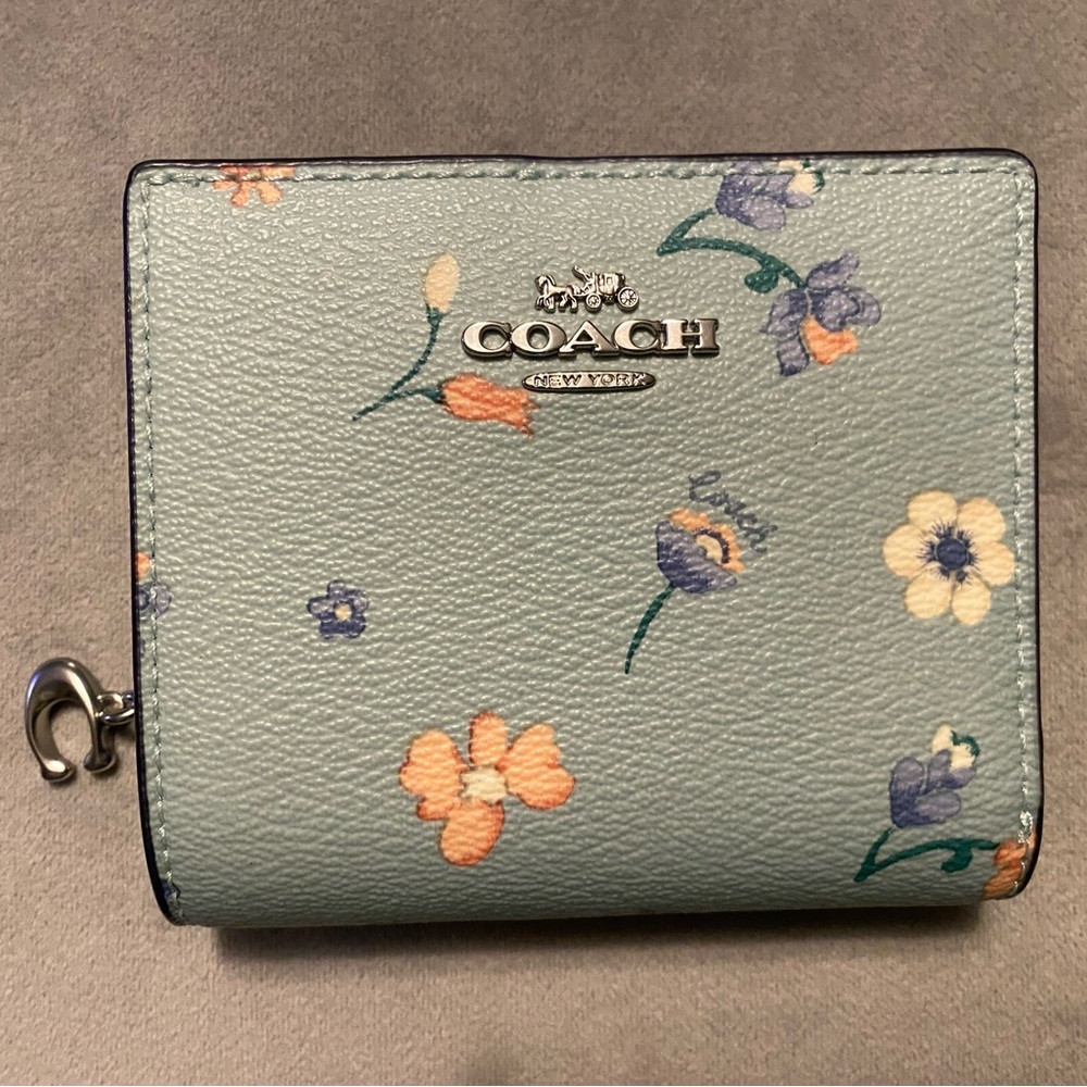 Coach Light Blue 🩵 Floral 🌼 Snap Wallet
